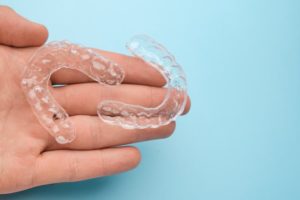 holding clear aligners 